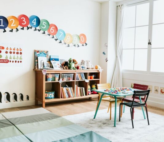 Top Benefits of Sending Your Child to Daycare Daycare